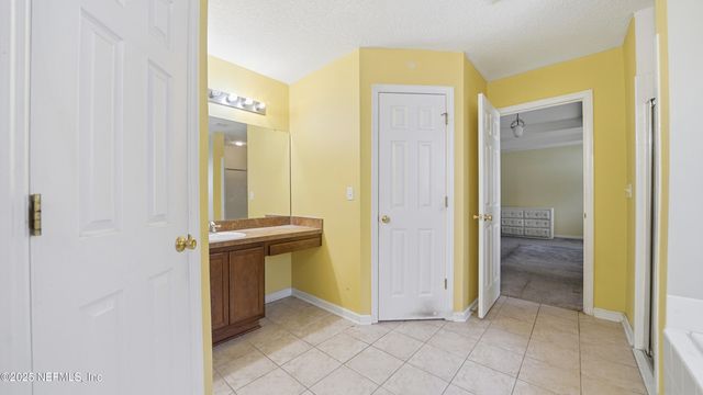 550 ALICE COVE Court, Jacksonville, FL 32218