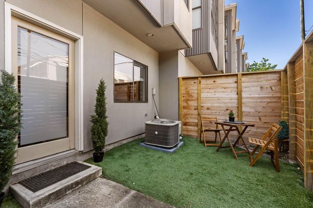 1039 Bonner Street 1039, Houston, TX 77007