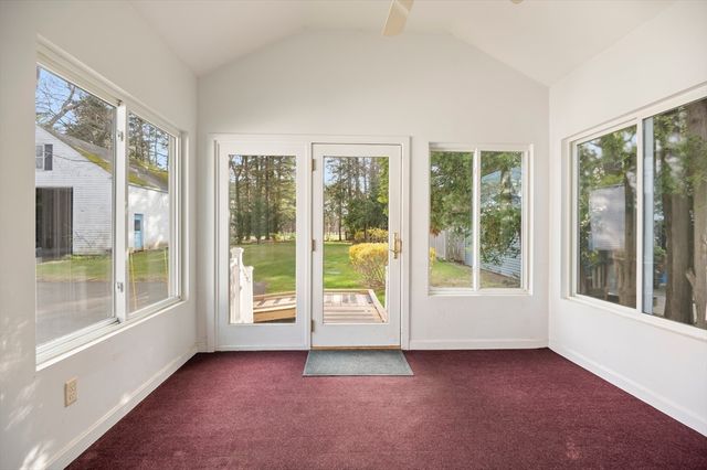 110 Linden St, Hamilton, MA 01982