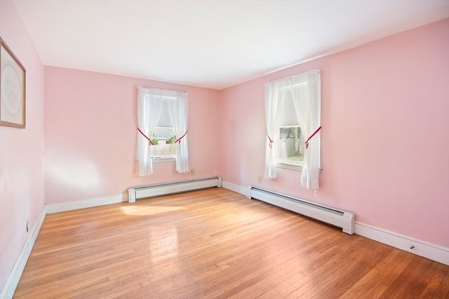 110 Linden St, Hamilton, MA 01982