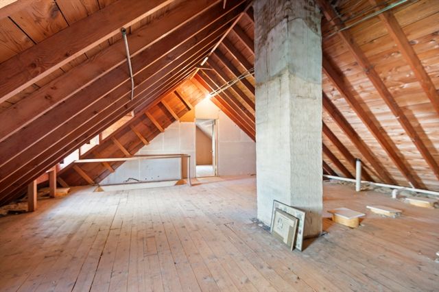 110 Linden St, Hamilton, MA 01982