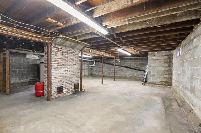 110 Linden St, Hamilton, MA 01982