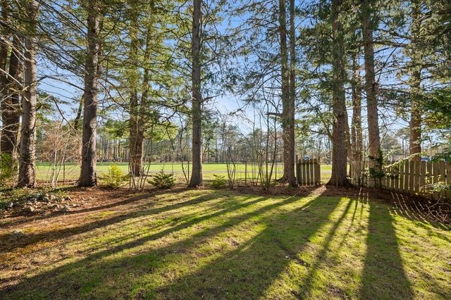 110 Linden St, Hamilton, MA 01982