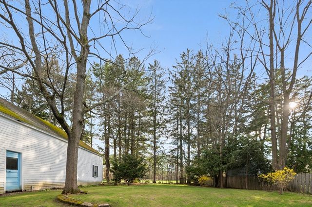 110 Linden St, Hamilton, MA 01982