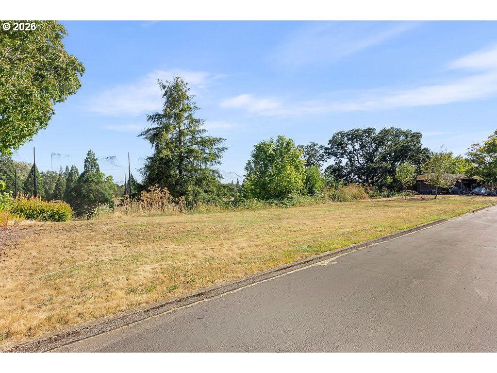 Image 8 of property listing at Sw Bayou Dr 600, Mc Minnville, OR 97128