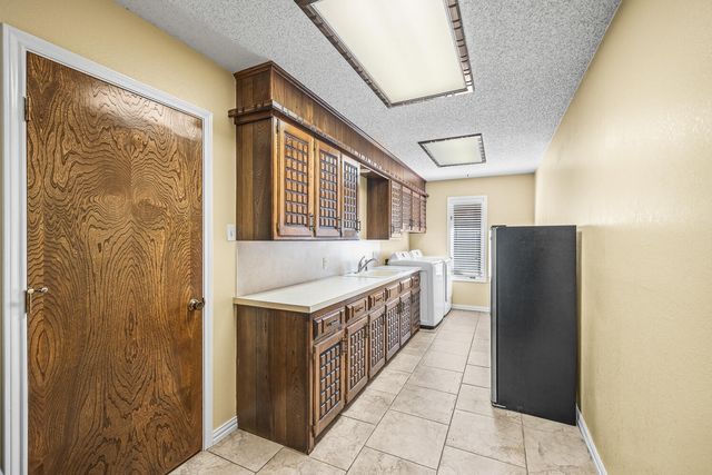 1710 E Hester Street, Brownfield, TX 79316