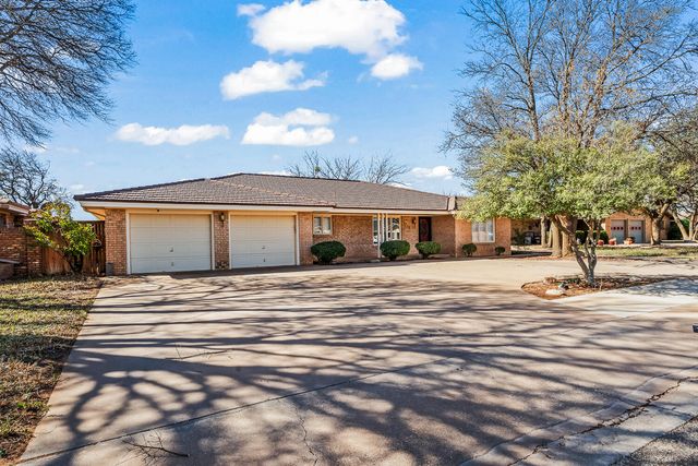 1710 E Hester Street, Brownfield, TX 79316