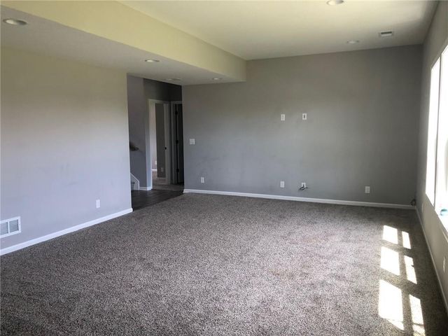 1483 N 162nd Court, Basehor, KS 66007