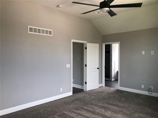 1483 N 162nd Court, Basehor, KS 66007