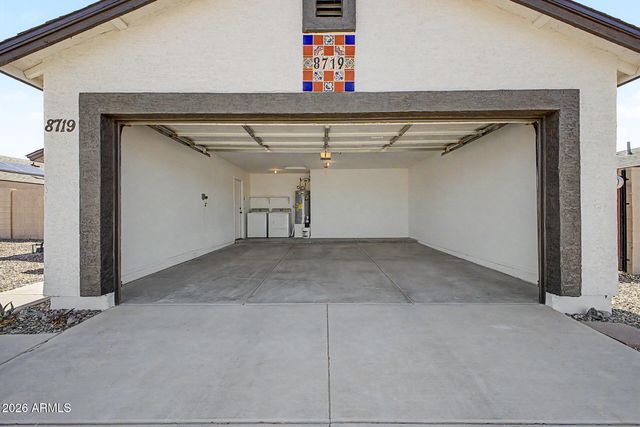 8719 W MAGNUM Drive, Arizona City, AZ 85123