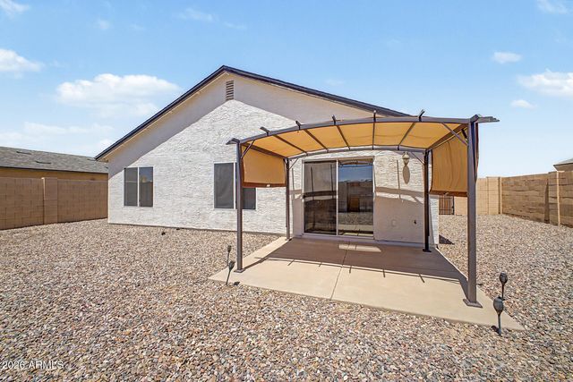 8719 W MAGNUM Drive, Arizona City, AZ 85123