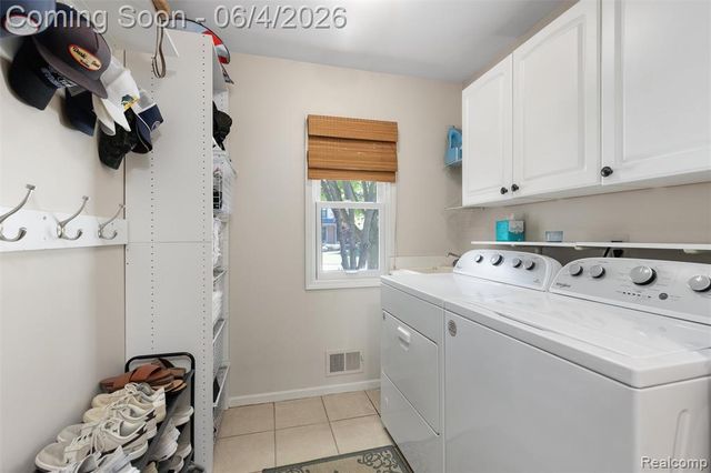 42812 Ledgeview Drive, Novi, MI 48377