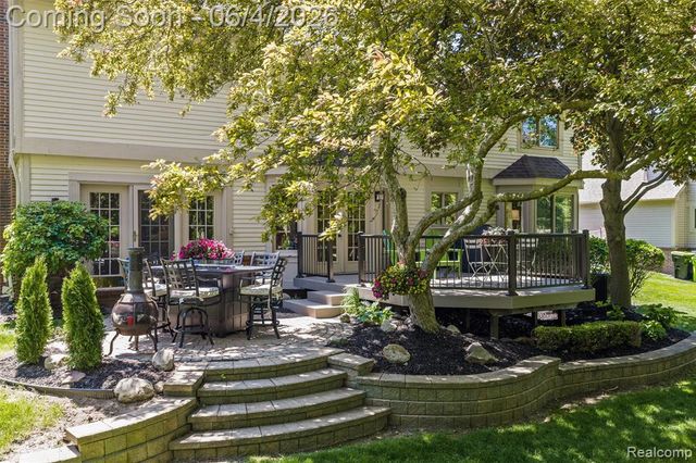 42812 Ledgeview Drive, Novi, MI 48377