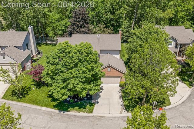 42812 Ledgeview Drive, Novi, MI 48377
