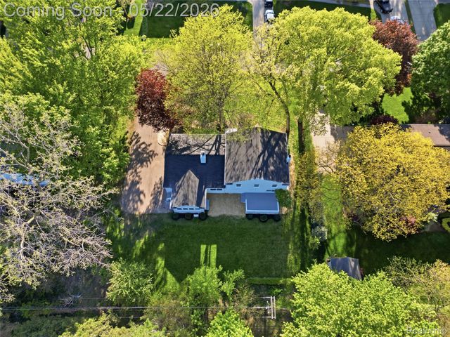 53568 Wolf Drive, Shelby Charter Township, MI 48316