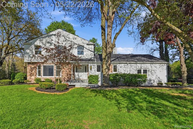 53568 Wolf Drive, Shelby Charter Township, MI 48316