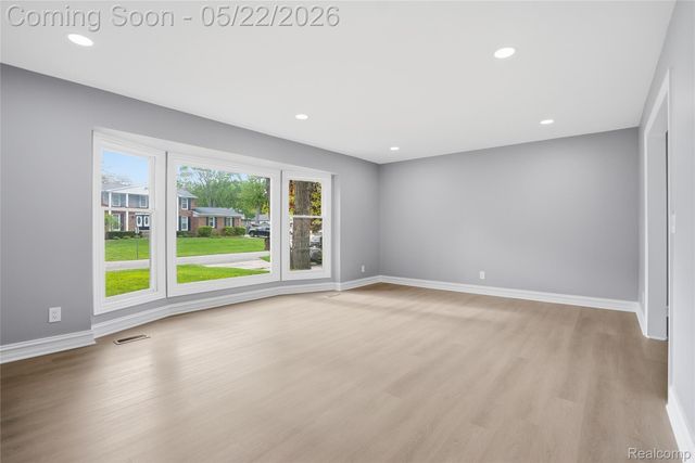 53568 Wolf Drive, Shelby Charter Township, MI 48316
