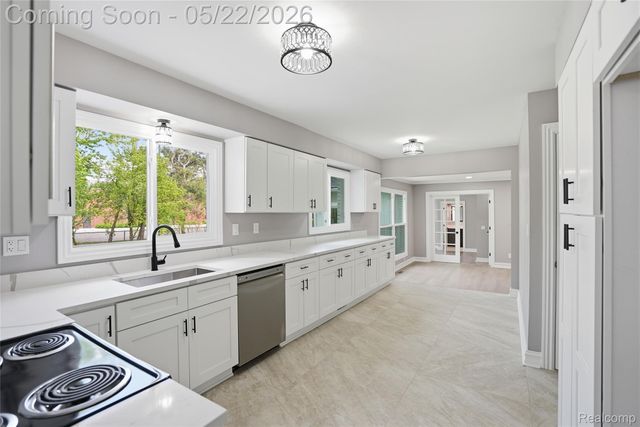 53568 Wolf Drive, Shelby Charter Township, MI 48316
