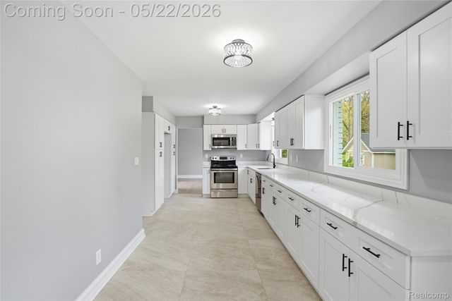 53568 Wolf Drive, Shelby Charter Township, MI 48316