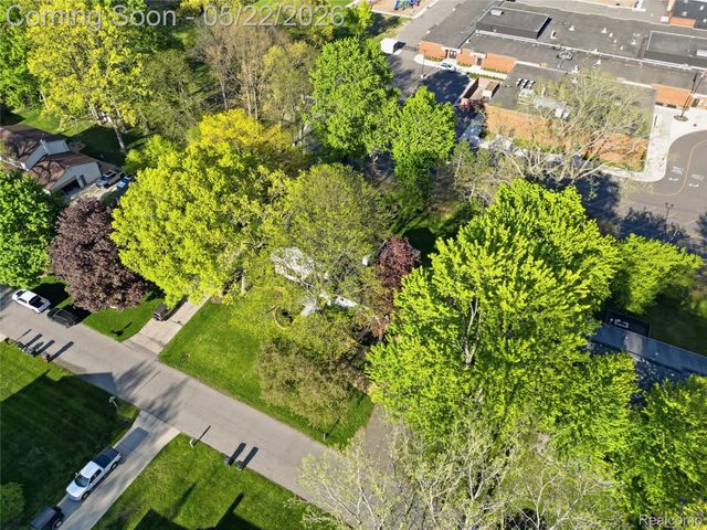53568 Wolf Drive, Shelby Charter Township, MI 48316