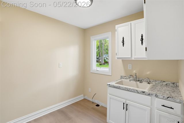 53568 Wolf Drive, Shelby Charter Township, MI 48316