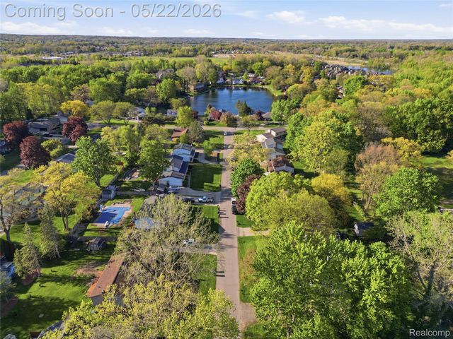 53568 Wolf Drive, Shelby Charter Township, MI 48316