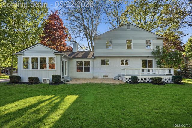53568 Wolf Drive, Shelby Charter Township, MI 48316