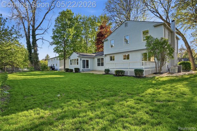 53568 Wolf Drive, Shelby Charter Township, MI 48316