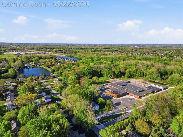 53568 Wolf Drive, Shelby Charter Township, MI 48316