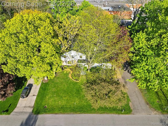 53568 Wolf Drive, Shelby Charter Township, MI 48316