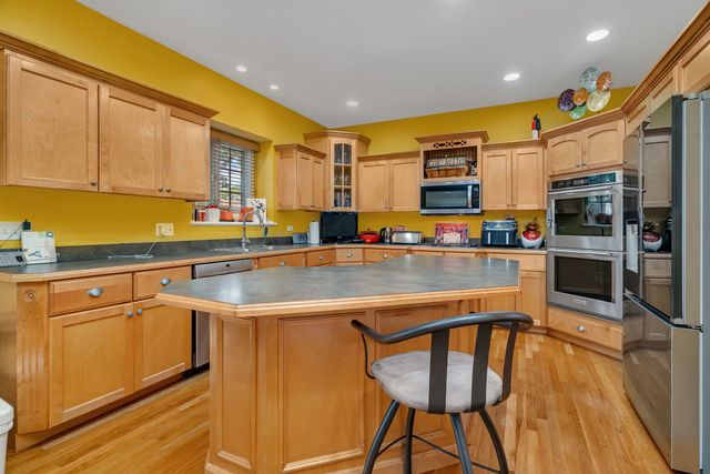 745 Feather Sound Drive, Bolingbrook, IL 60440