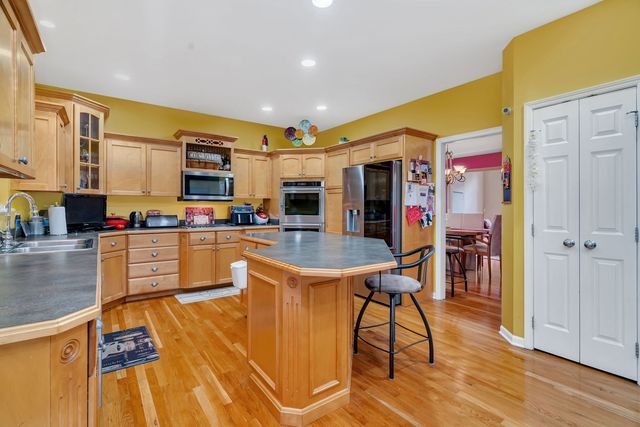 745 Feather Sound Drive, Bolingbrook, IL 60440