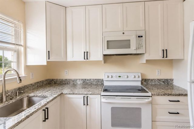 14504 Holborn Drive, Sterling Heights, MI 48313