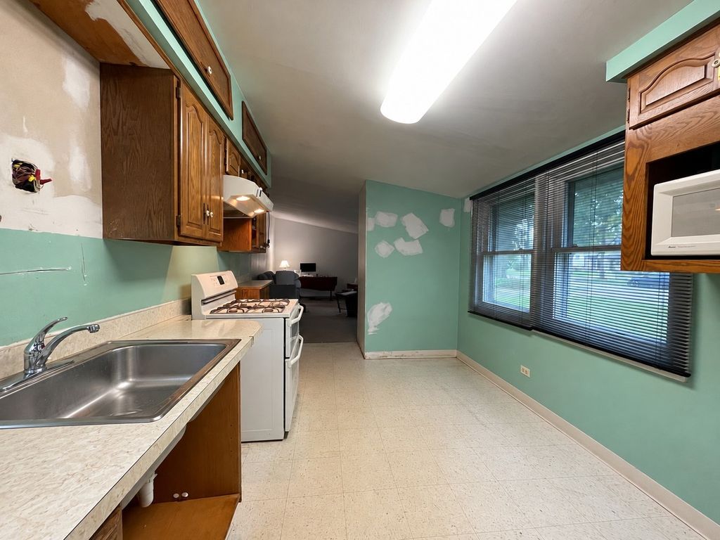 2086 Nimitz Drive, Des Plaines, IL 60018 — photo 5