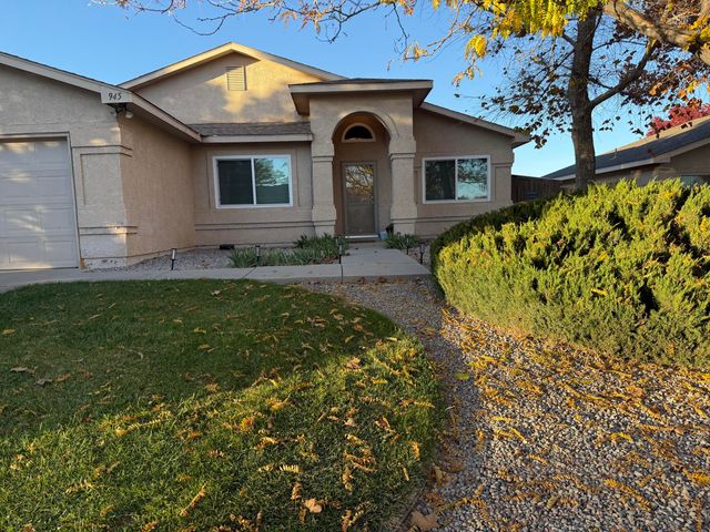 945 Somerset Meadows Drive, Rio Rancho, NM 87144