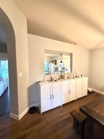 945 Somerset Meadows Drive, Rio Rancho, NM 87144