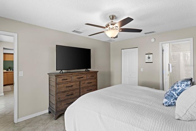 6809 CIRCLECREEK DRIVE, Pinellas Park, FL 33781