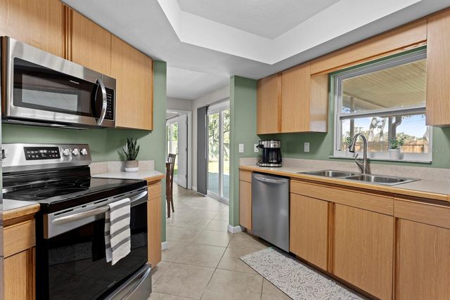 6809 CIRCLECREEK DRIVE, Pinellas Park, FL 33781