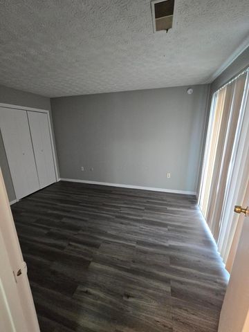 3216-3218 Independence Street, Grove City, OH 43123