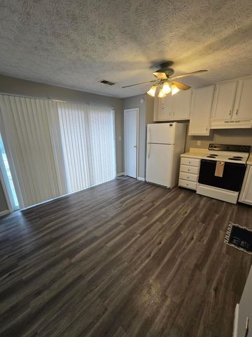 3216-3218 Independence Street, Grove City, OH 43123