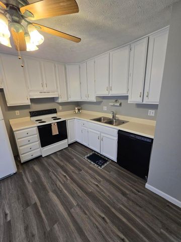 3216-3218 Independence Street, Grove City, OH 43123