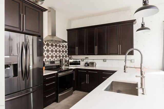 7505 E MAIN Street B, Scottsdale, AZ 85251