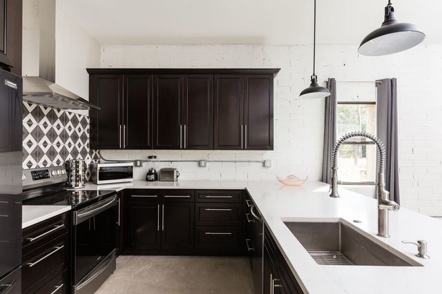 7505 E MAIN Street B, Scottsdale, AZ 85251