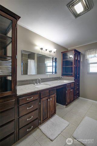 316 Beacon Hill Drive, Hoquiam, WA 98550