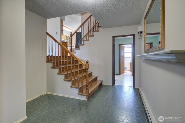 316 Beacon Hill Drive, Hoquiam, WA 98550