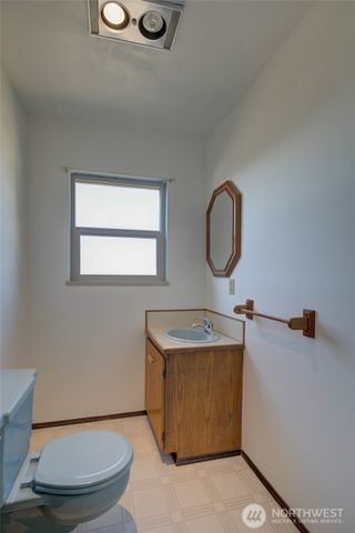 316 Beacon Hill Drive, Hoquiam, WA 98550