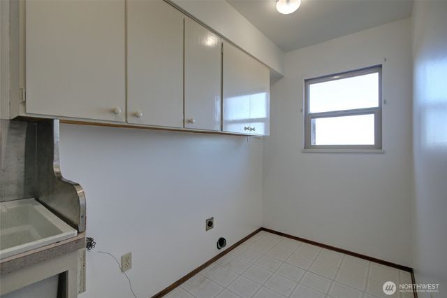 316 Beacon Hill Drive, Hoquiam, WA 98550