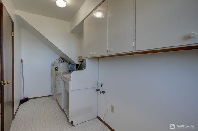 316 Beacon Hill Drive, Hoquiam, WA 98550