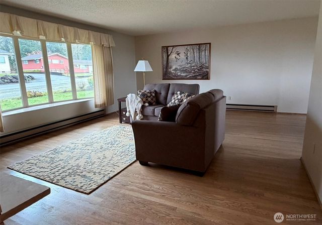 316 Beacon Hill Drive, Hoquiam, WA 98550