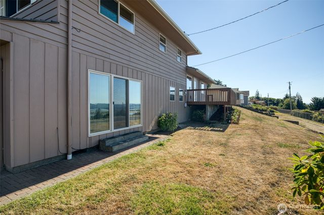 316 Beacon Hill Drive, Hoquiam, WA 98550